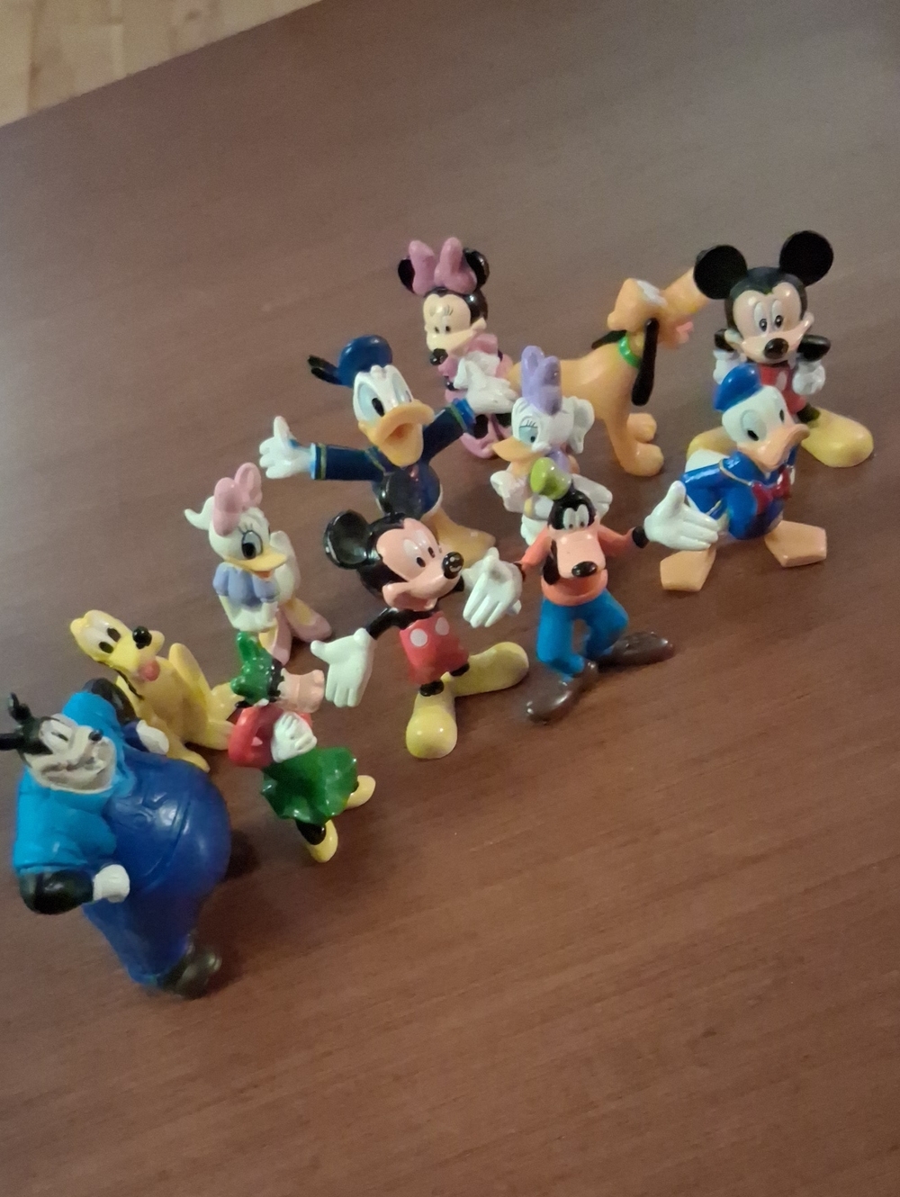 12- Disney- Mini Figures - Mickey Mouse, Minnie, Donald ,Goofy, Pluto Etc.